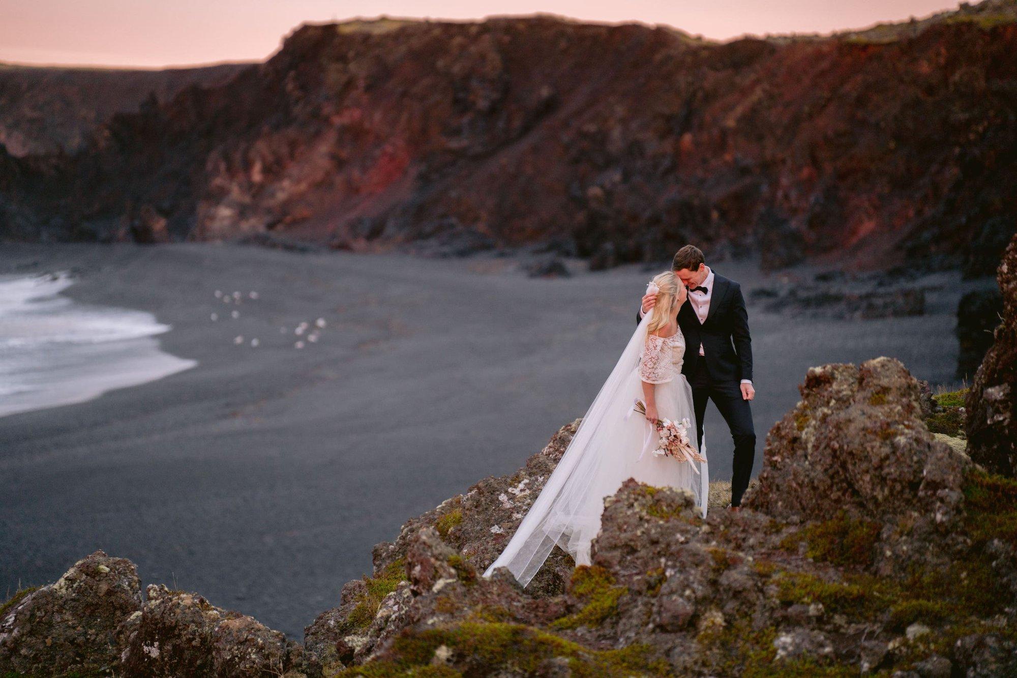 carousel-hero-element image-0