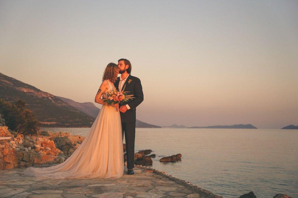 mobile - carousel-hero-element image-0